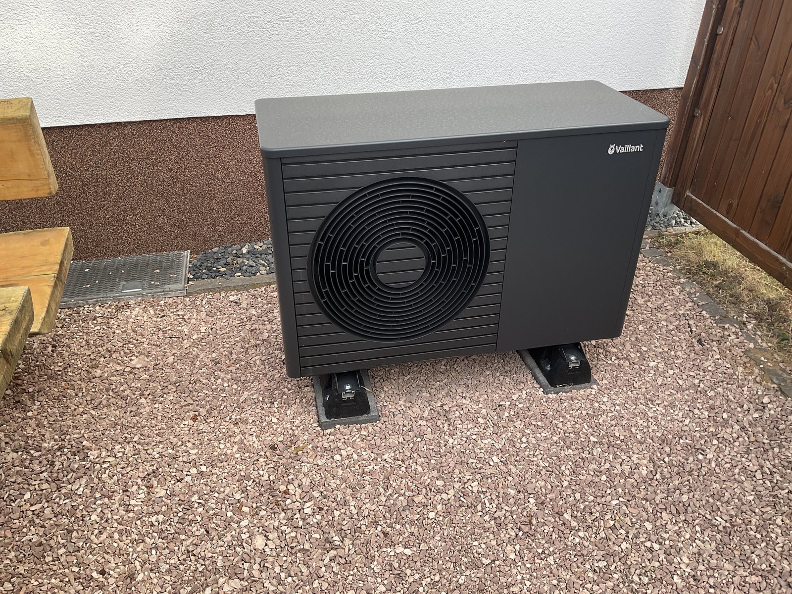 Vaillant-Anlage mit Warmwasserspeicher, weiteres Foto