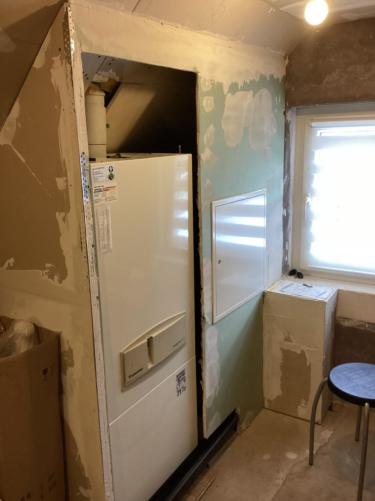 Vaillant-Anlage mit Warmwasserspeicher, weiteres Foto