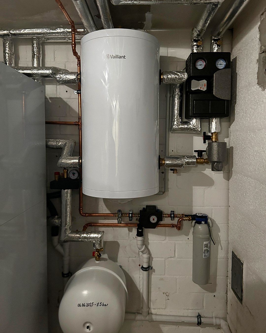 Vaillant-Anlage am Hang, INNEN